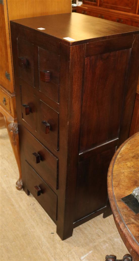 Hardwood chest of drawers